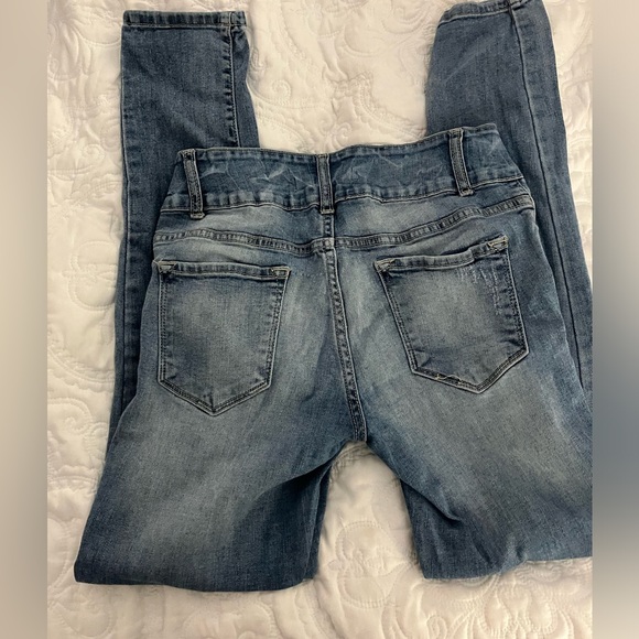 KanCan ‘Estilo’ Straight Leg Jeans - Picture 3 of 10